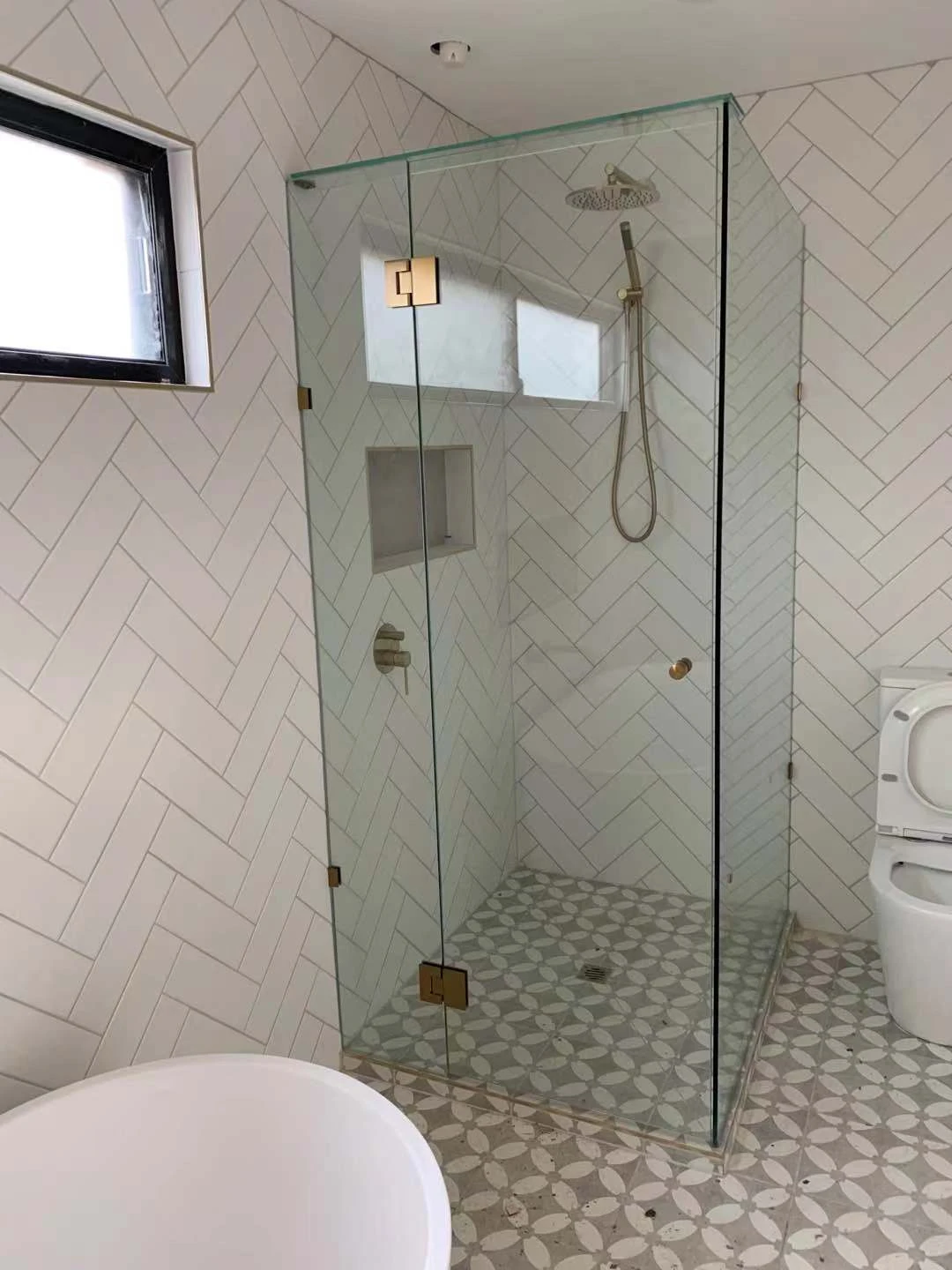 Gem Series (C) Fully Frameless Shower Screen (Door hinged to Fixed Glass) Front Glass Gem Series (C) Fully Frameless Shower Screen (Door Hinged To Fixed Glass) Front Glass -HERA Bathware Sales gem series c fully frameless shower screen door hinged to fixed glass front glasschrome745 1000mmshower screenconvex 120761