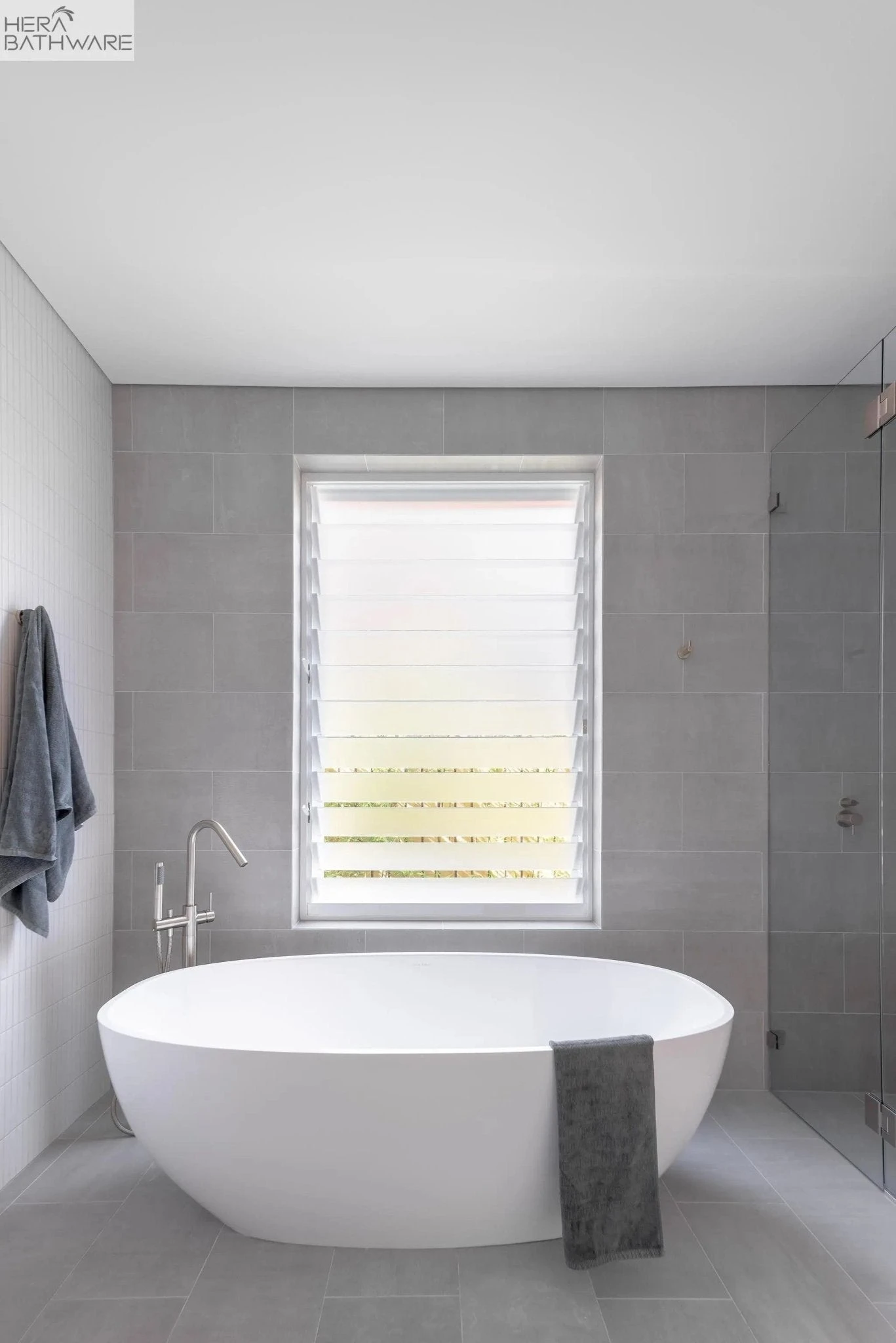 Round Freestanding Bath Spout and Hand Shower Round Freestanding Bath Spout And Hand Shower -HERA Bathware Sales round freestanding bath spout and hand showerchromefreestanding bath mixermeir 478756